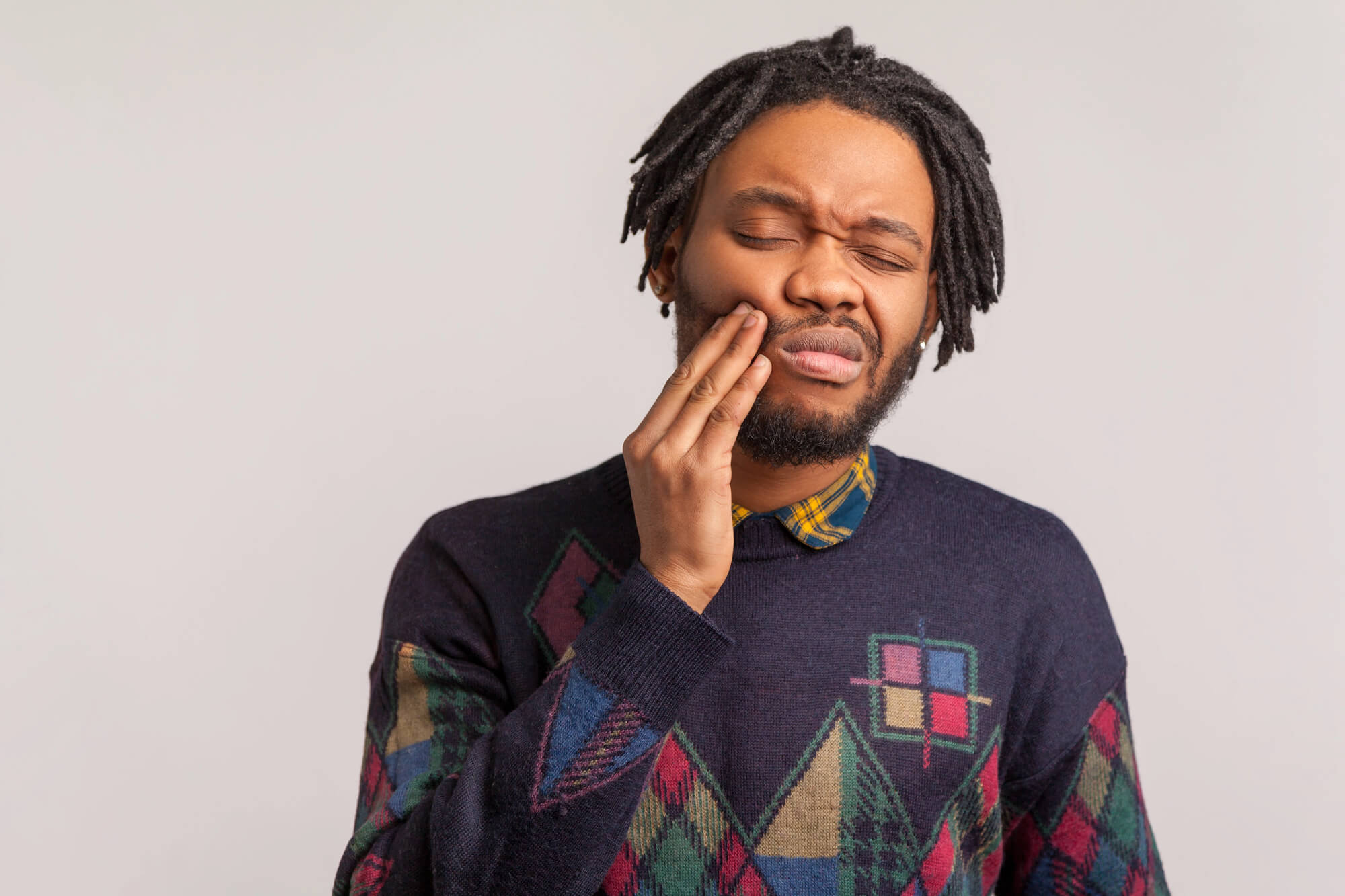 Symptoms of Tooth Decay Explained by a Dentist Near Lighthouse Point