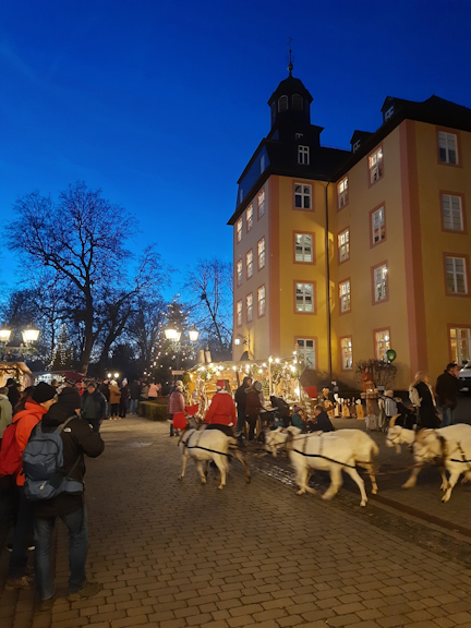 Nickelches Määrt im und am Schloss Gedern