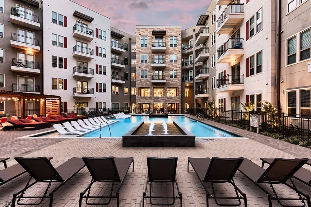 Cortland Las Colinas