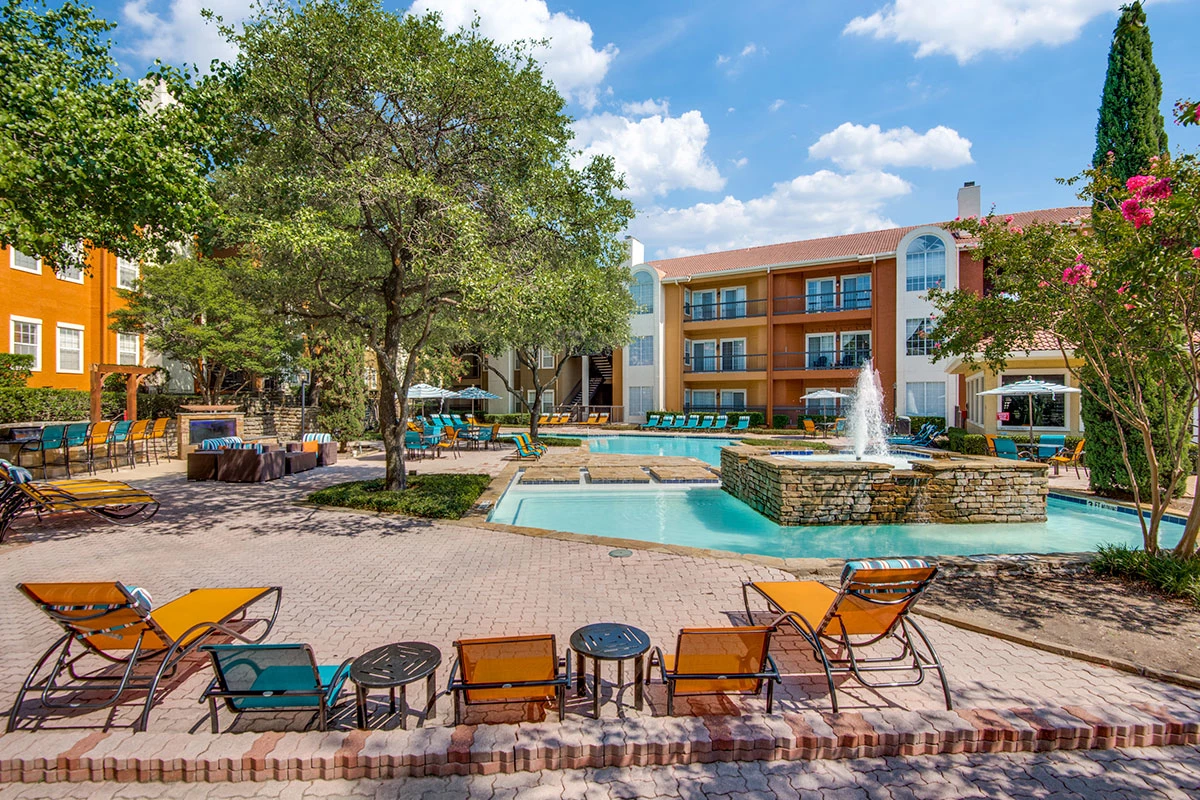 Estates at Las Colinas