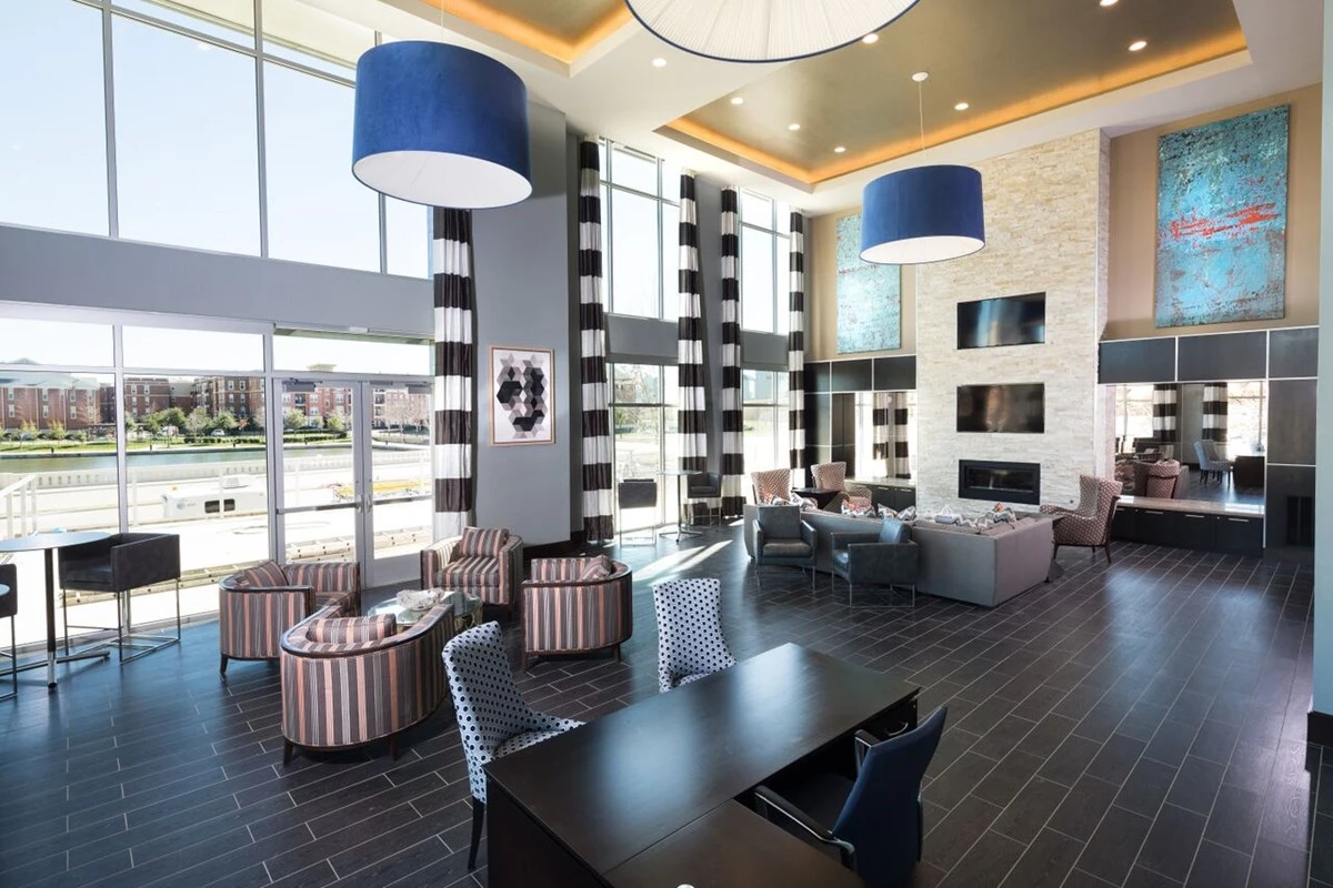 Fountain Pointe at Las Colinas