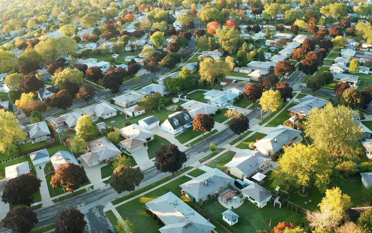 City vs. Suburbs: Which is Best for You?