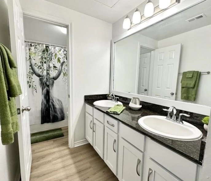 Arrive on University