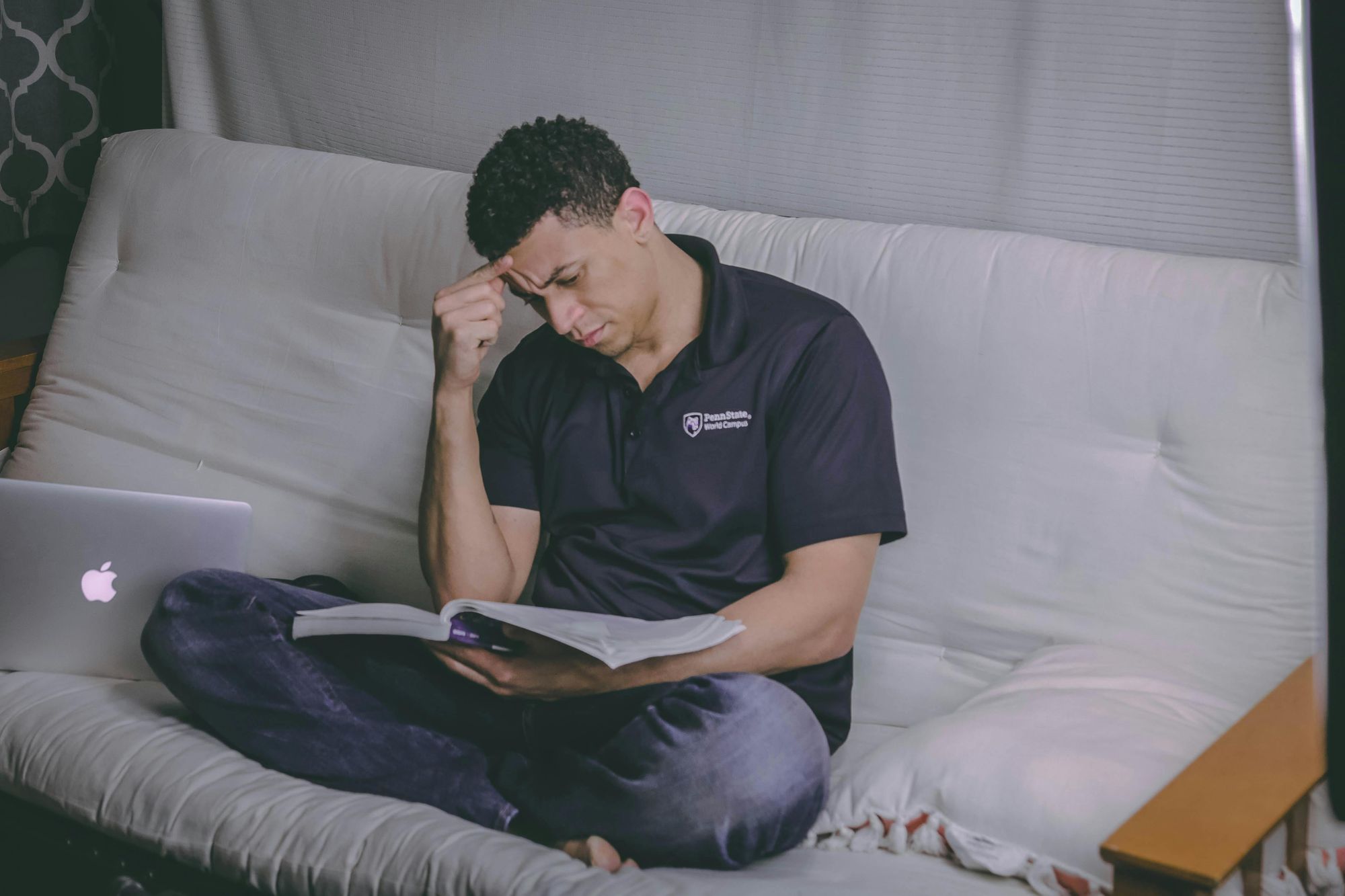A Practical Guide to Renting Your First Apartment in College