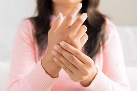 Numbness is one of the early arthritis symptoms.