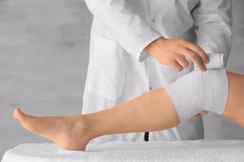 Compression is one of the knee inflammation treatment options.