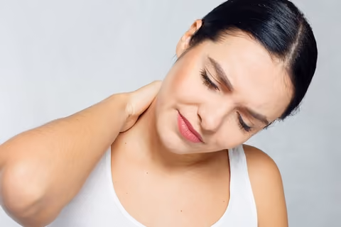 Dizziness is one of the pulled neck muscle symptoms.