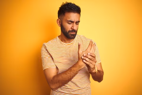 8 Early Arthritis Symptoms and Warning Signs