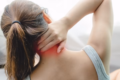 7 Pulled Neck Muscle Symptoms and Their Characteristics