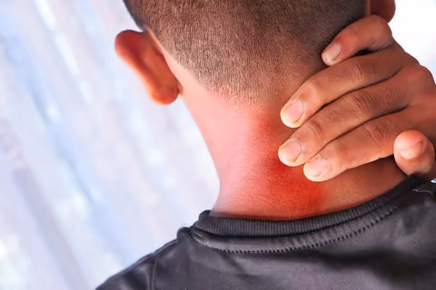 6 Common Pulled Neck Muscle Symptoms