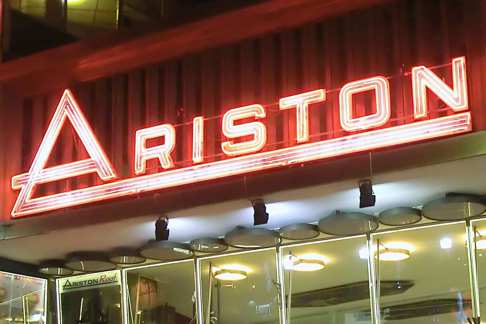 Non solo musica e costume, il vero impatto del Festival di Sanremo è economico 