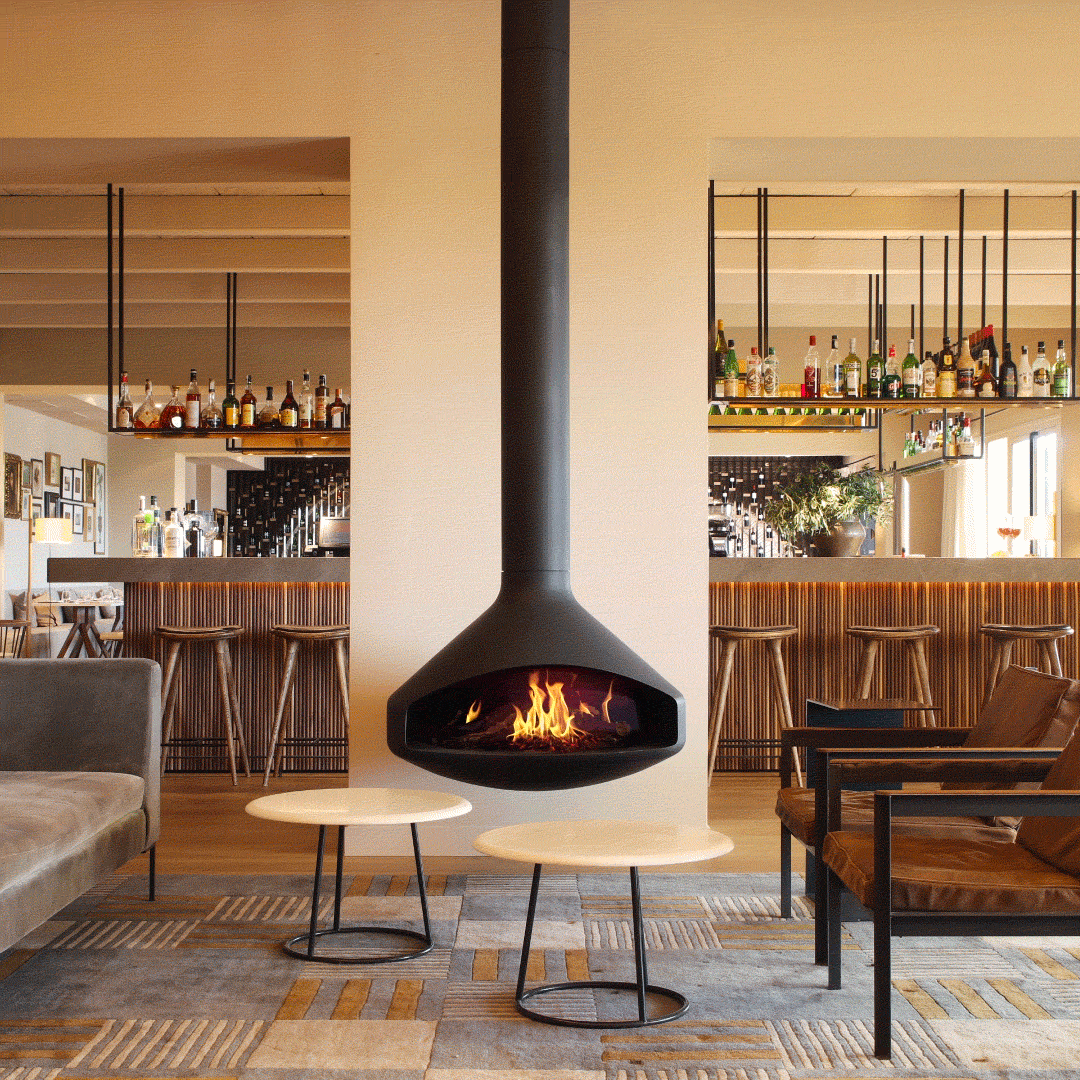 Ergofocus electric effect fireplace in a bar