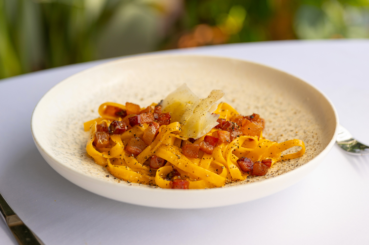 Finest selection of seafood, dry-age meat, fish and wines from all over the world at Dukley Seafront Restaurant.
