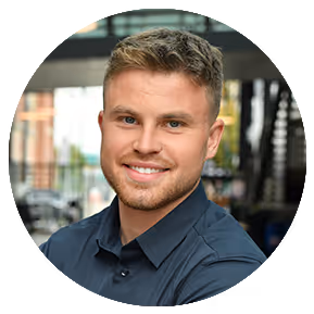 Portrait von Jonas Henzler, Software- und Elektronikentwickler bei QuiMo GmbH