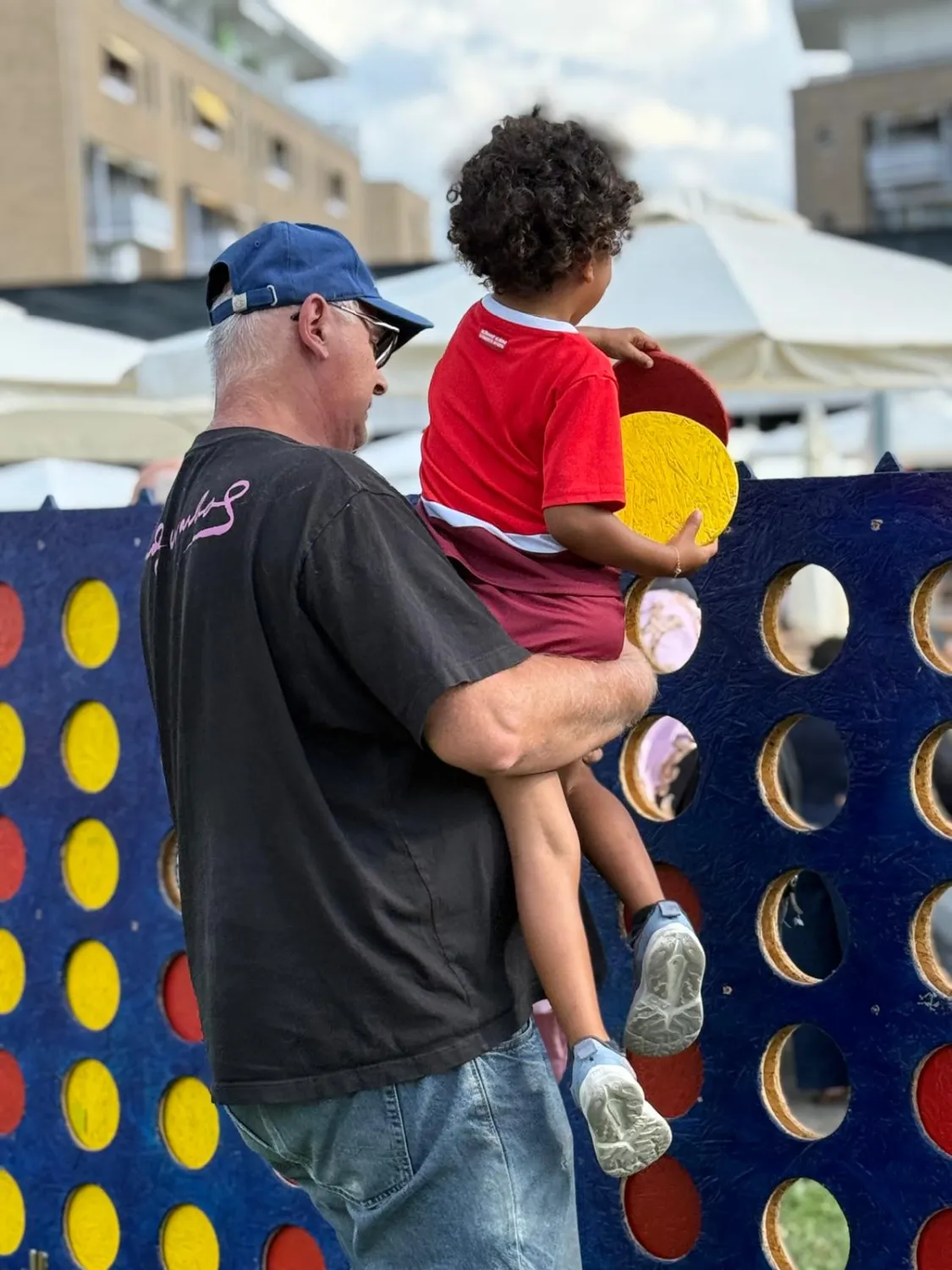 Giant connect 4 game from Schuster Design on Bundesplatz on 1. August