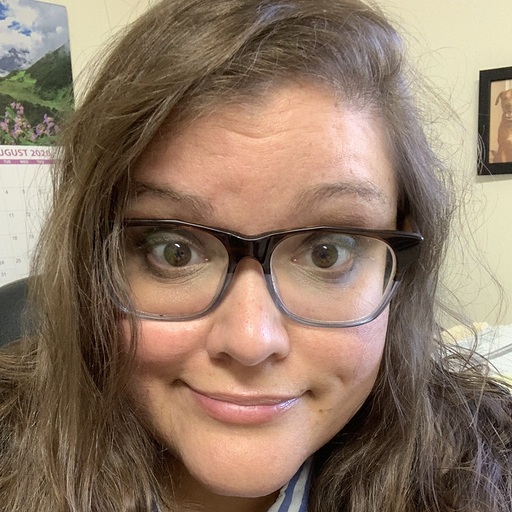 Jenna Risano Headshot