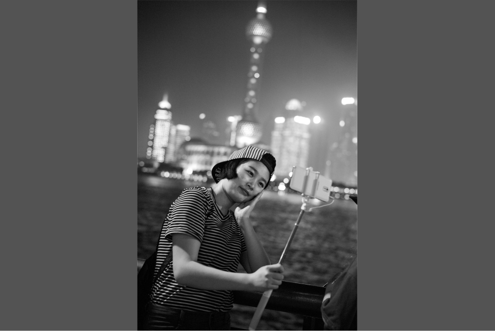 Selfie on the Bund, Shangai, Chine, 2014