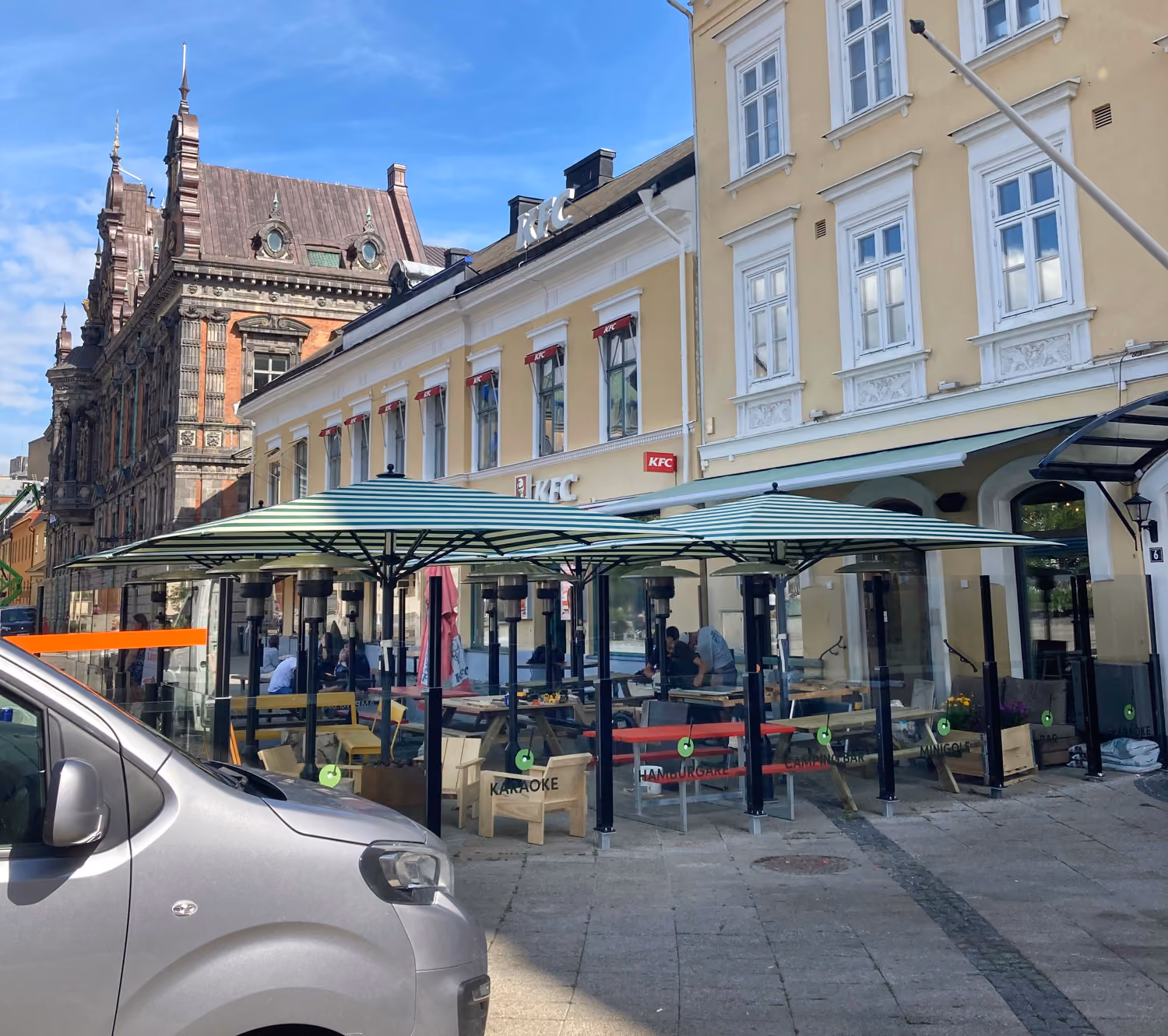 Karaoke och minigolf till Stortorget