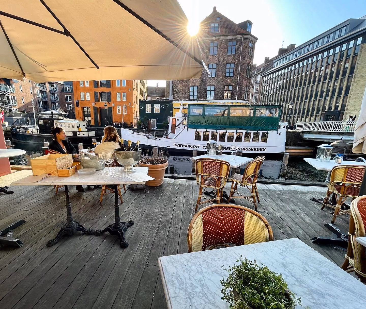 Grillat vid vattnet på Restaurant Kanalen