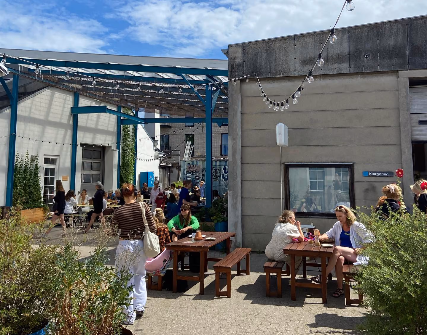 Bageri och pizzabar på Flere Fugle