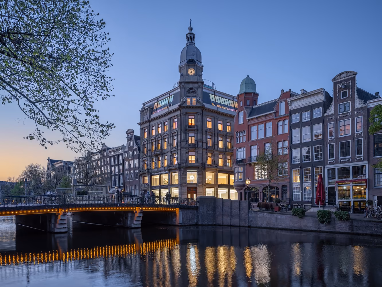 Nyinvigt Nio-showroom i Amsterdam