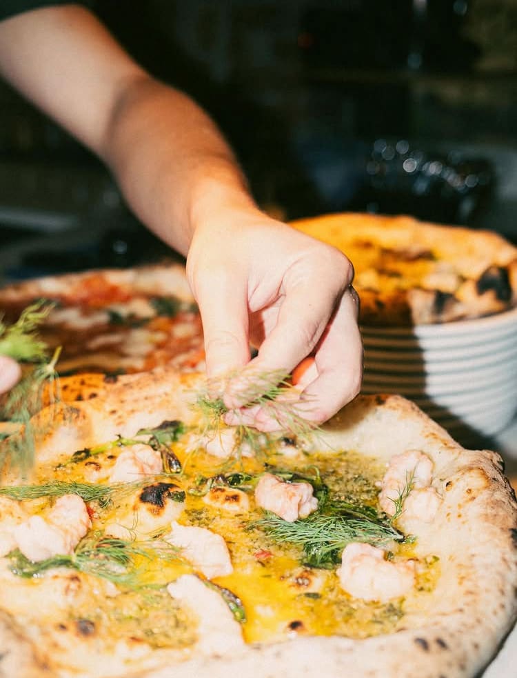 Dubbelhakan lanserar Butterpizza