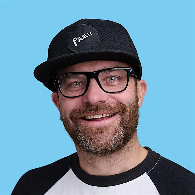 Man with cap and glasses