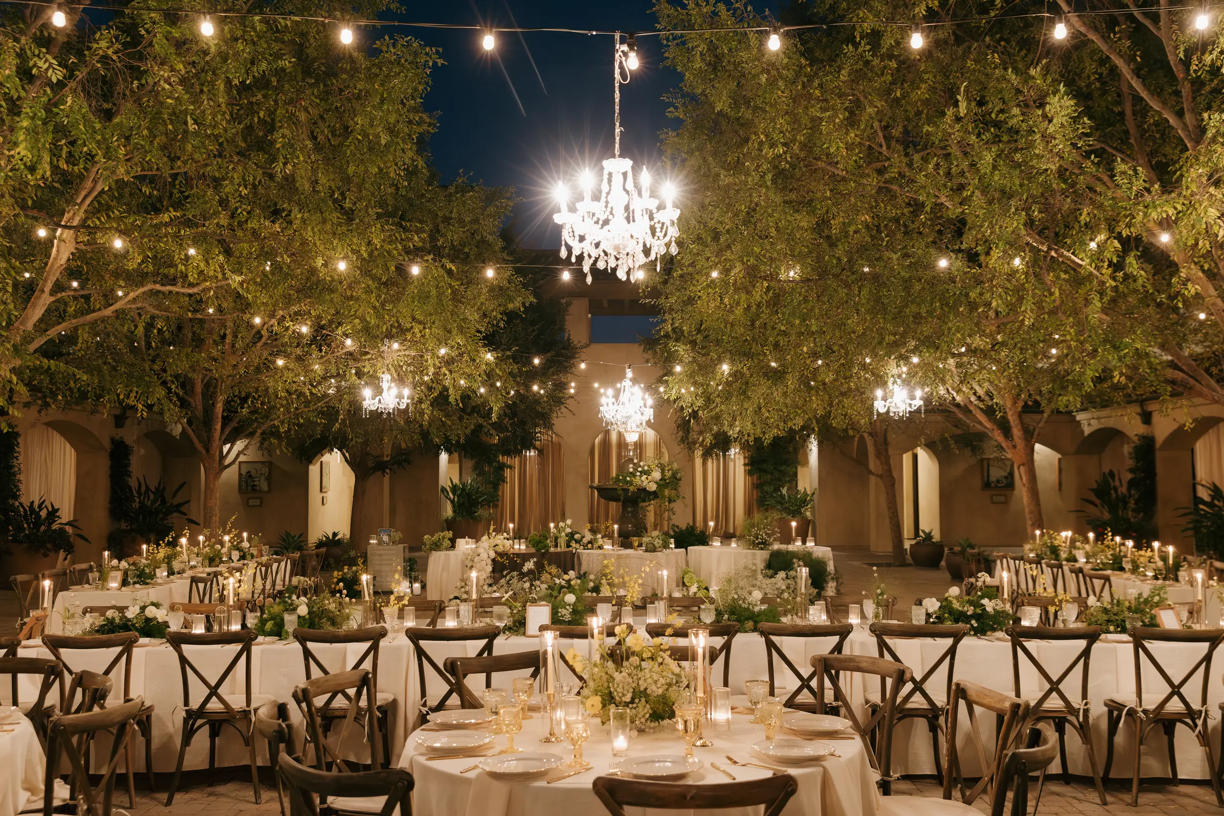 Romantic outdoor wedding reception at Serra Plaza.