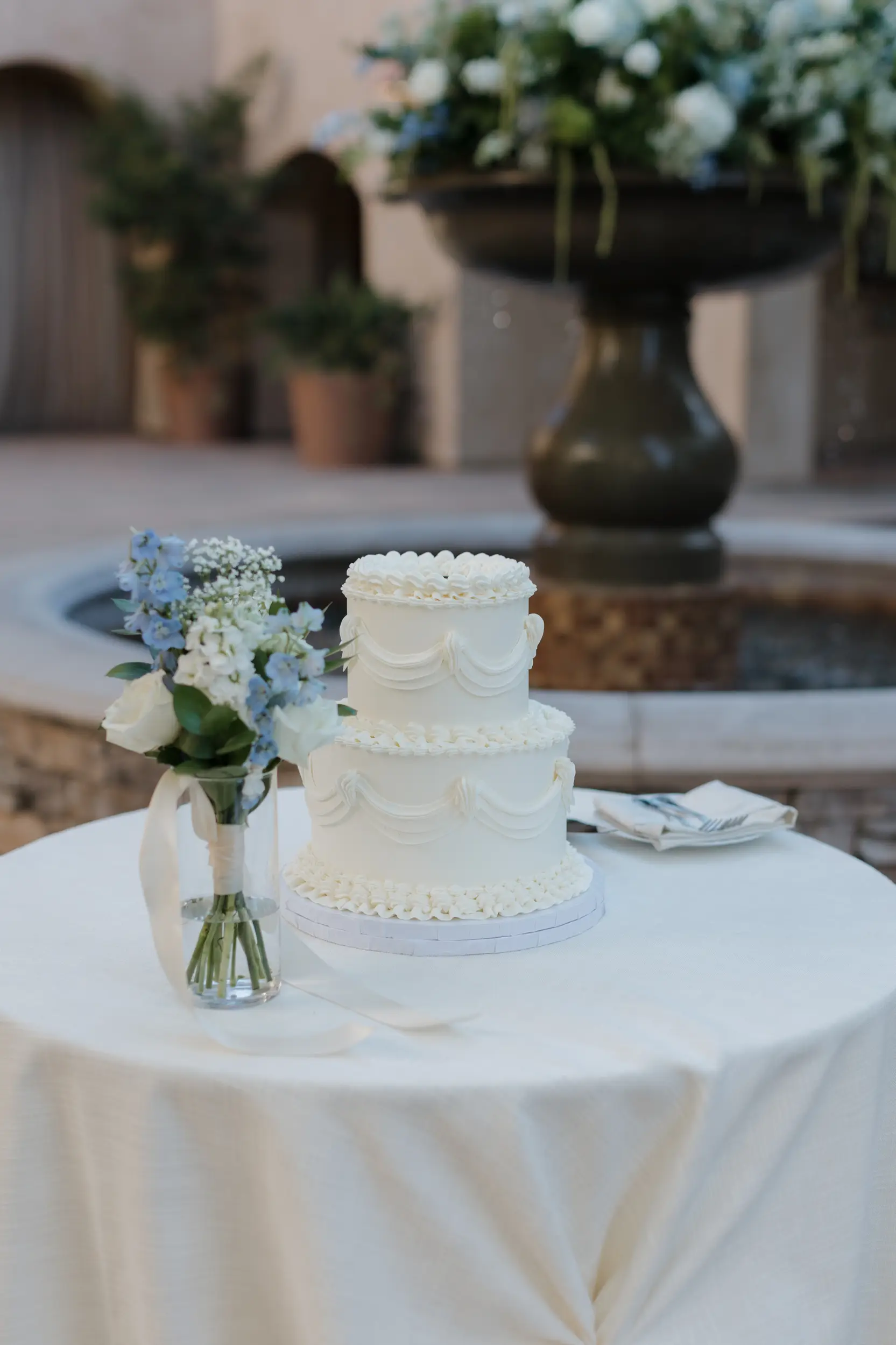 Summer wedding at Serra Plaza.