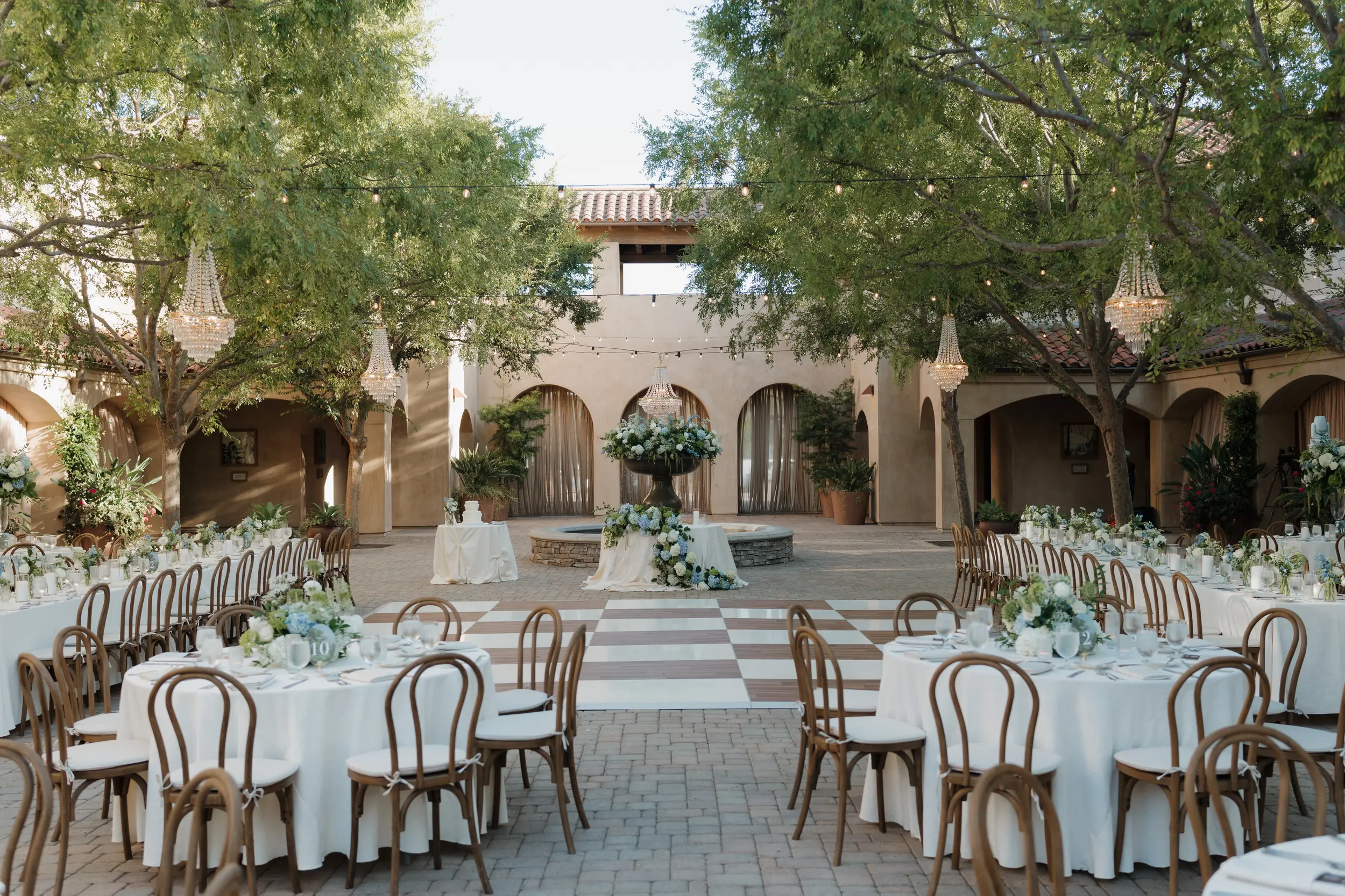 Summer wedding at Serra Plaza.