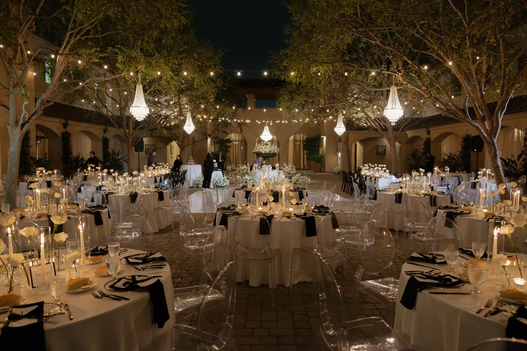 White and black outdoor wedding ceremony.