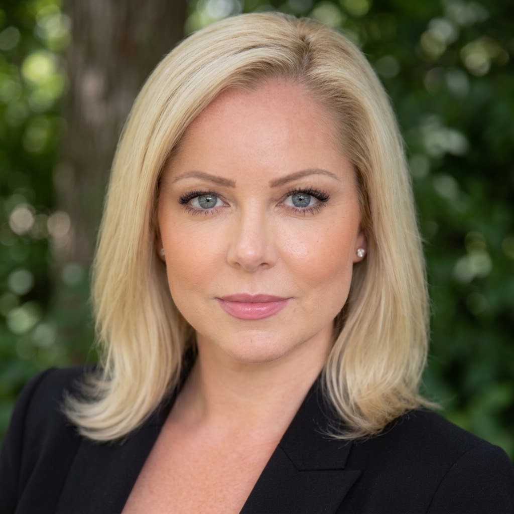 Amber Morsch Headshot