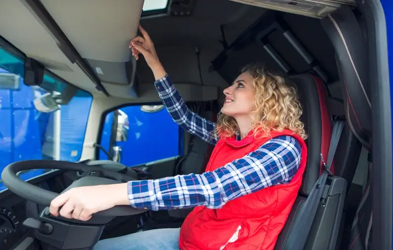 Koniec okresu przejściowego – mandaty za brak inteligentnego tachografu w transporcie międzynarodowym