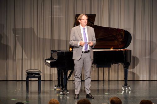 Moderation: Prorektor Oliver Szokody