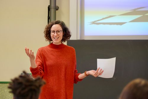 Dr. Andrea Möckli führt die Arbeit von Daria Mercurio ein