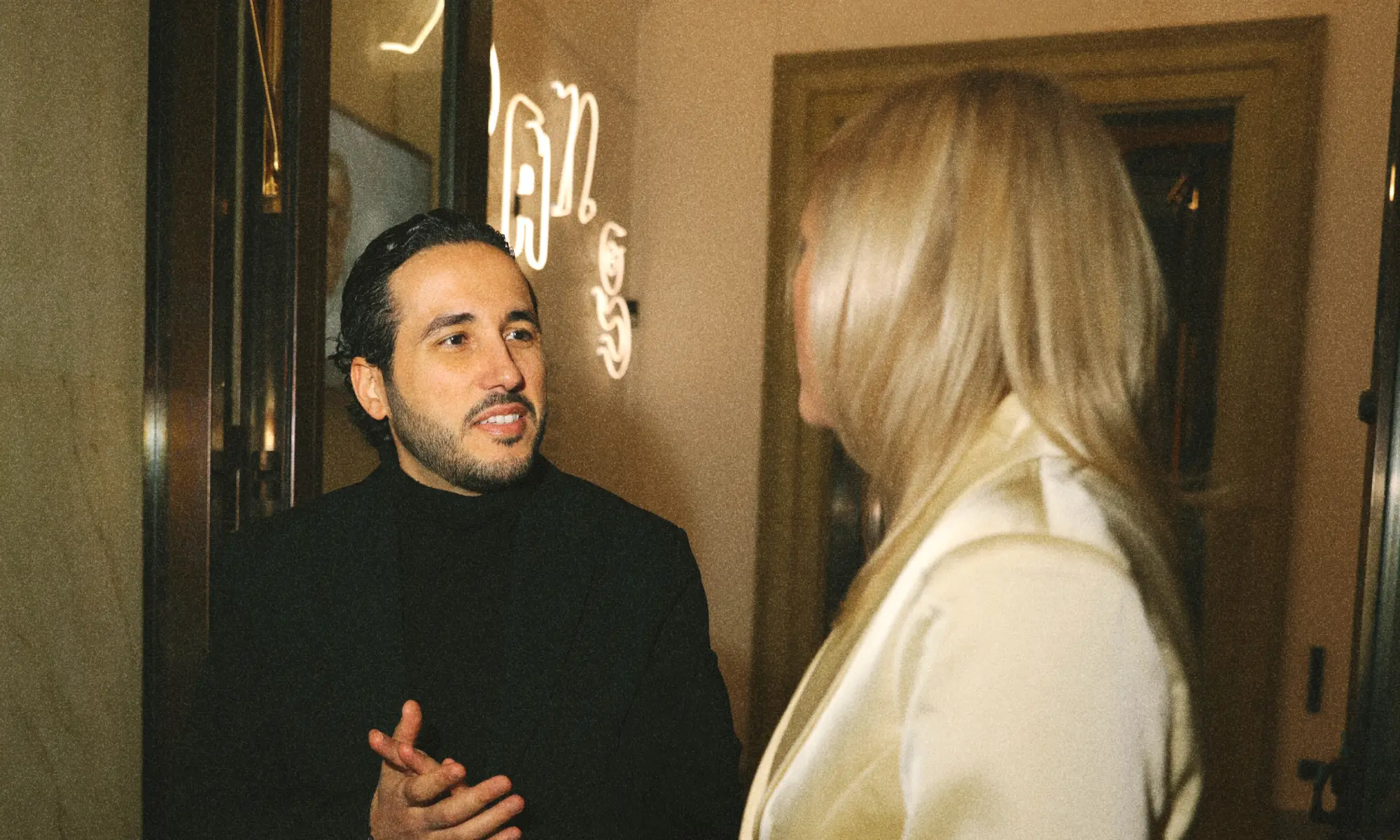 Sïmon Saneback and Maria Lindholm talking