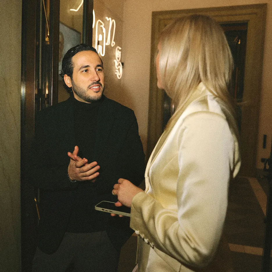Sïmon Saneback and Maria Lindholm talking