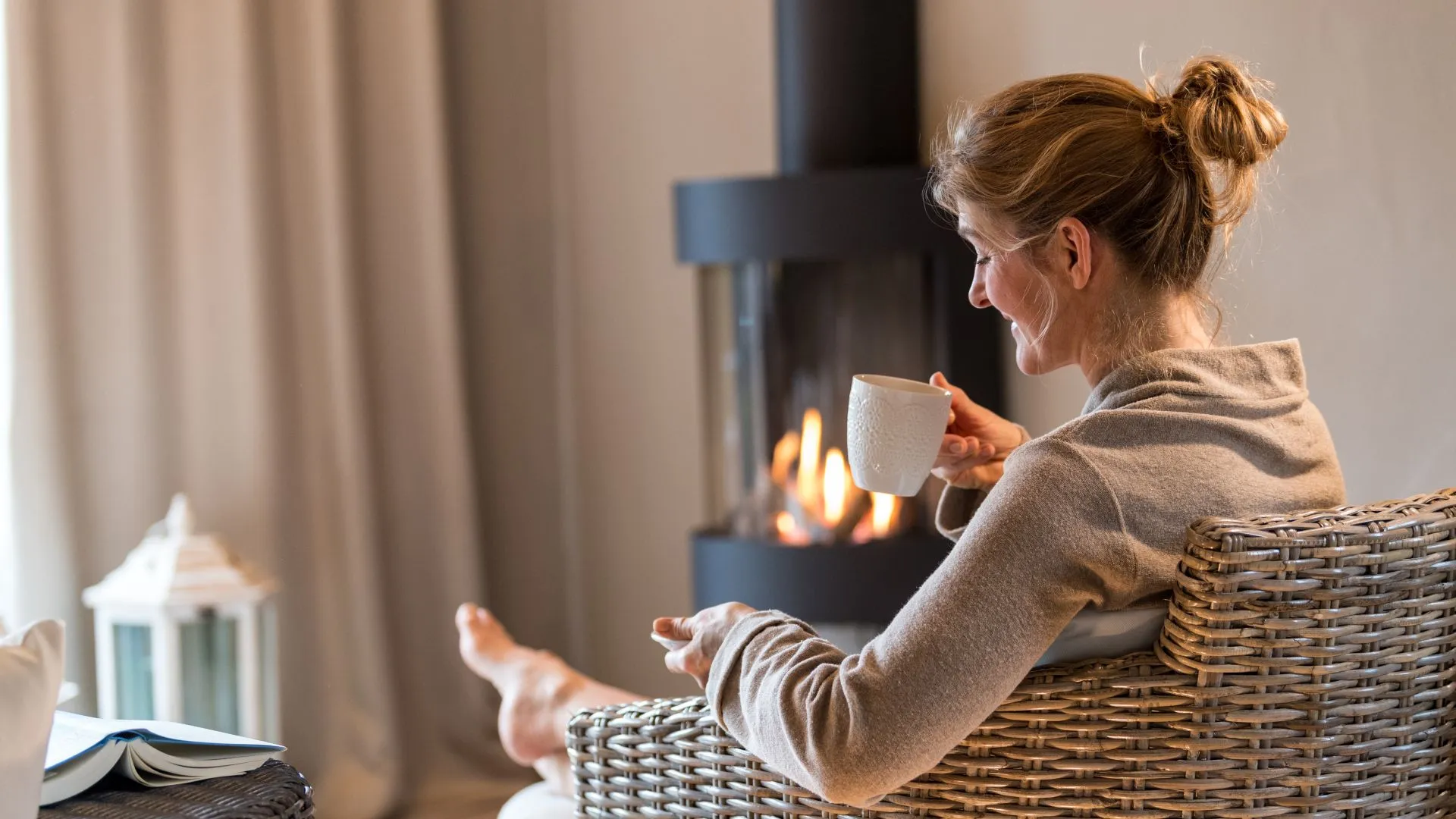 Genießen Sie in gemütlicher Atmosphäre einen Kaffee oder Tee am Kamin 