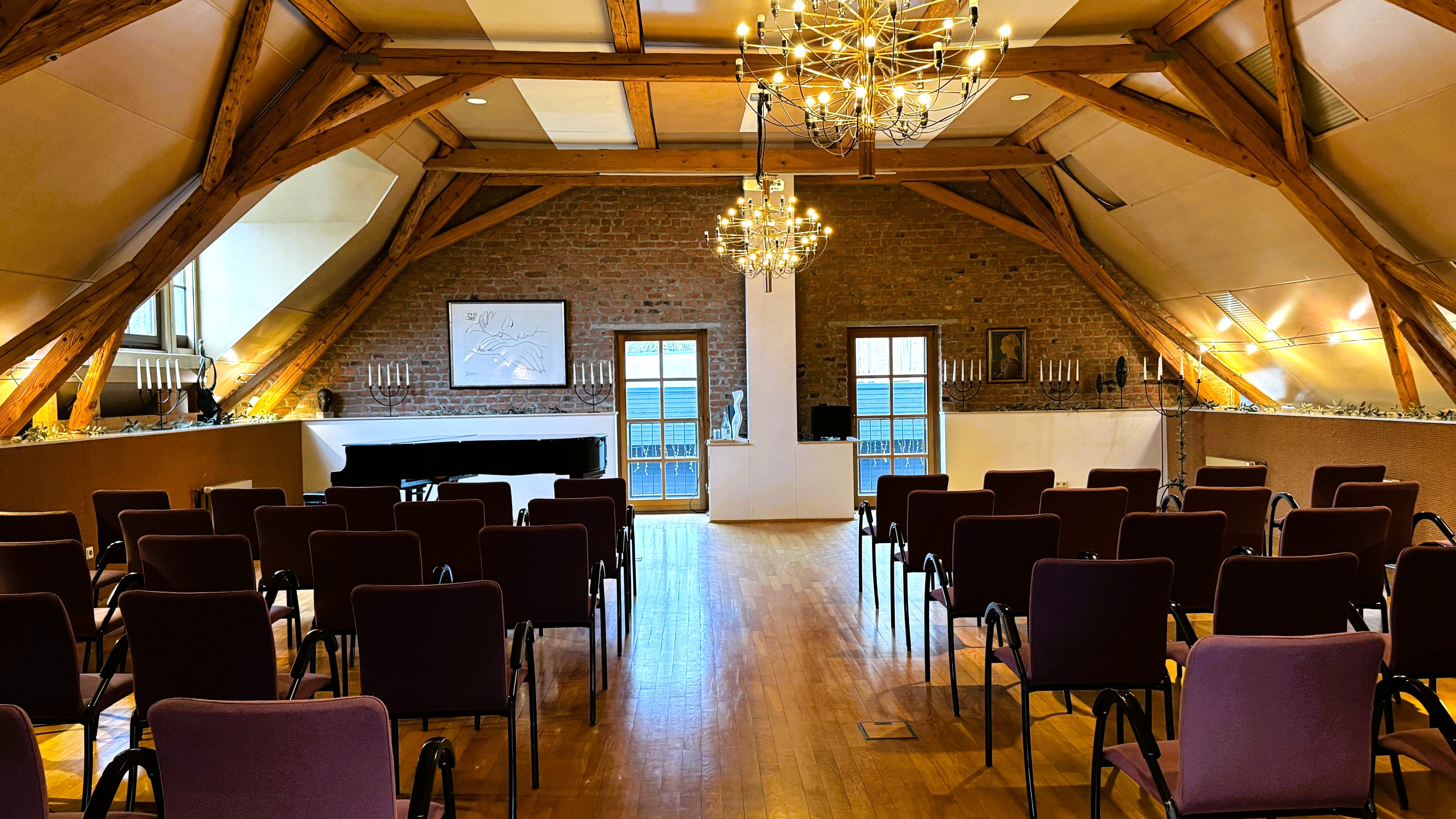 Stimmungsvoller, historischer Veranstaltungsraum