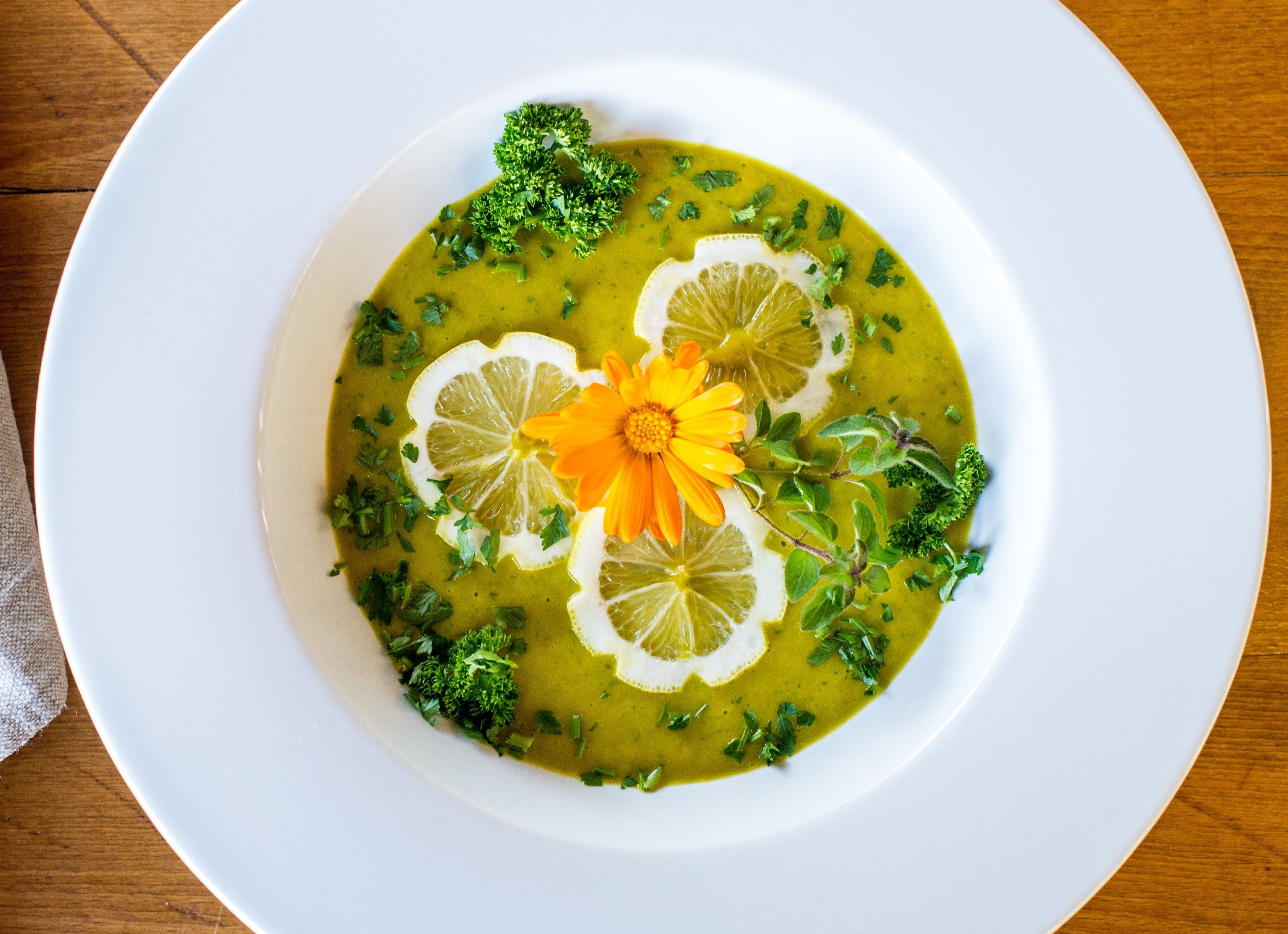 Karotten-Petersilien-Suppe mit Limette