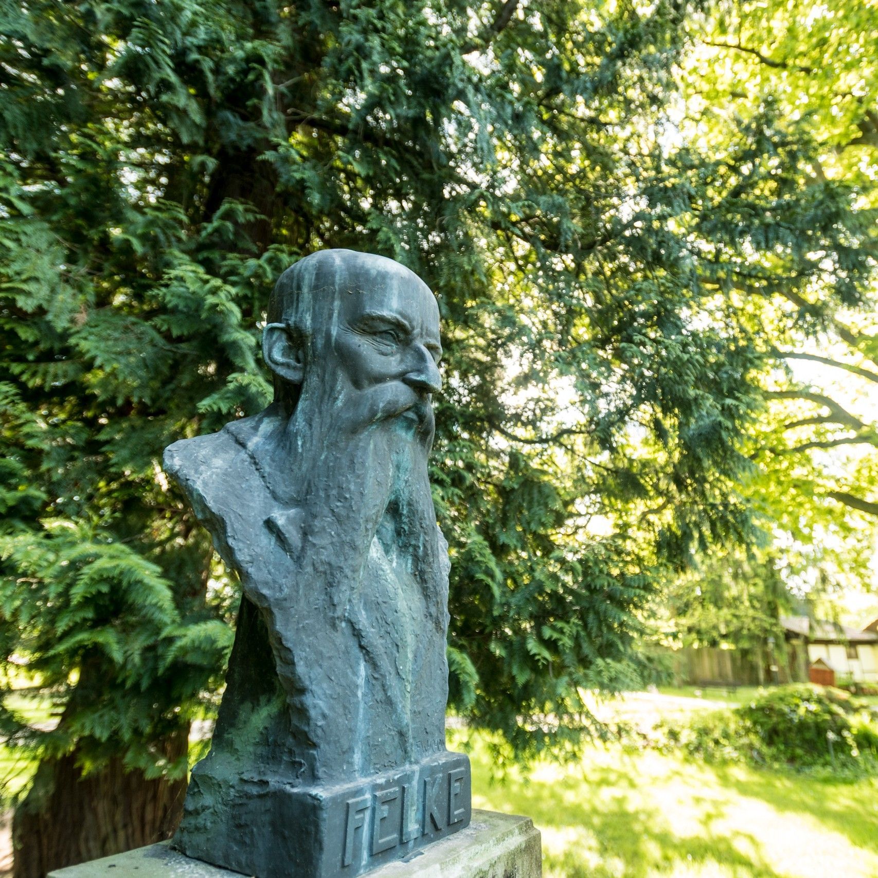 Pastor Emanuel Felke Statur