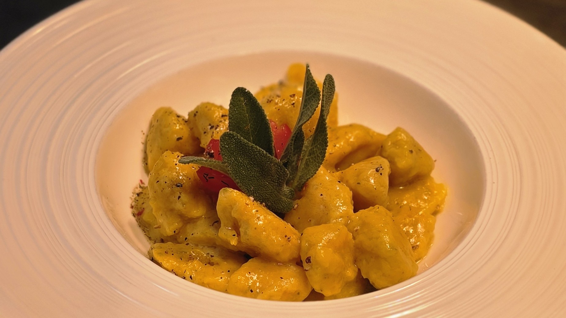 Kürbis-Gnocchi mit Salbeibutter