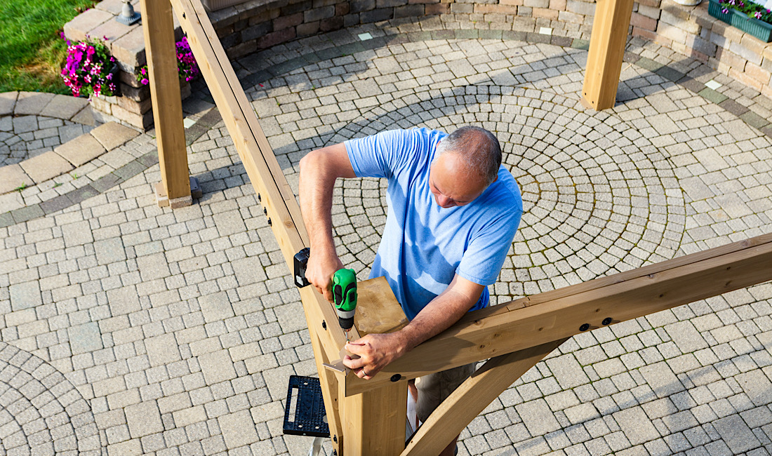 What to Expect When Building a Custom Deck in Colorado