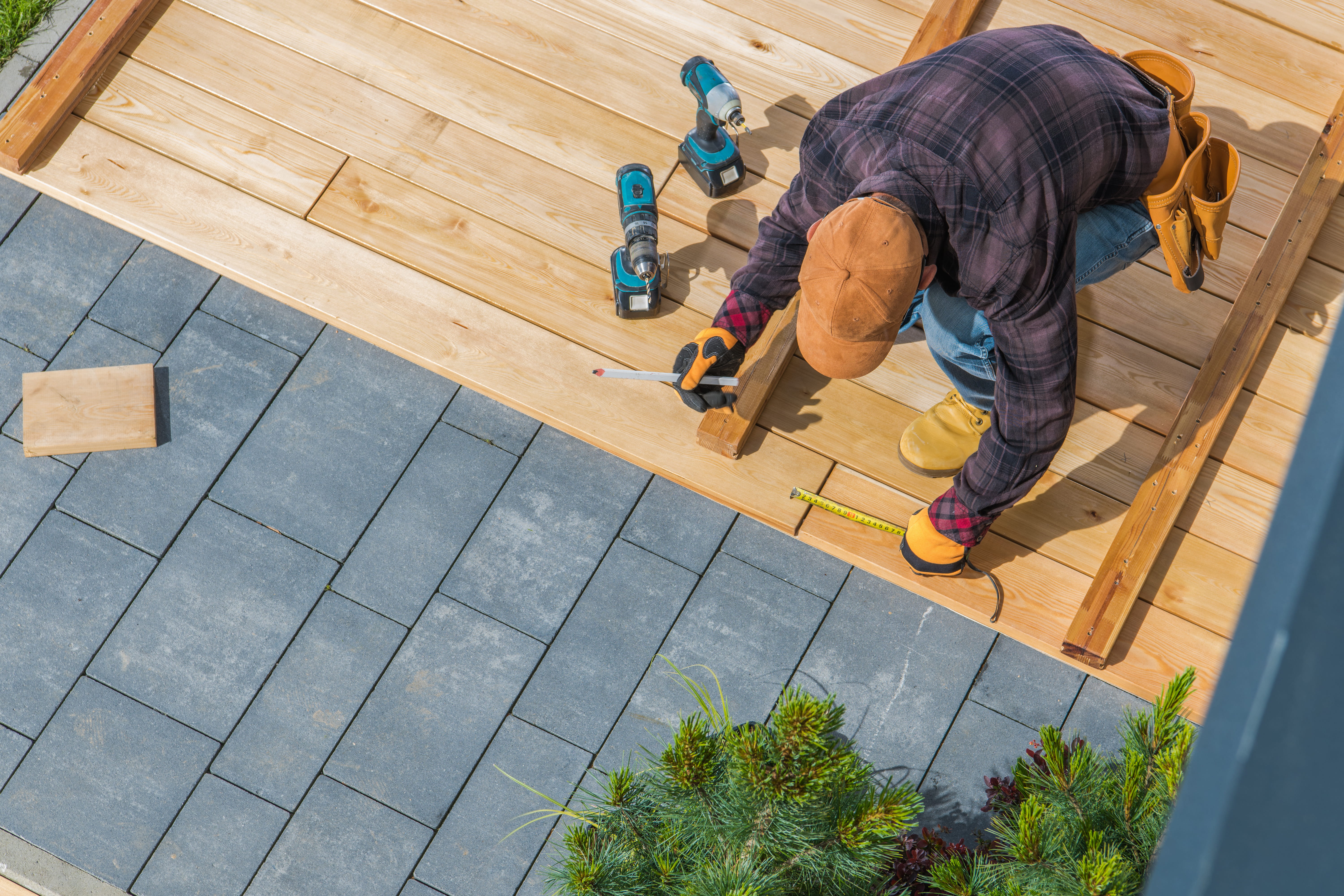 Deck Lighting Installation in Denver: Ideas for Safer, More Beautiful Evenings
