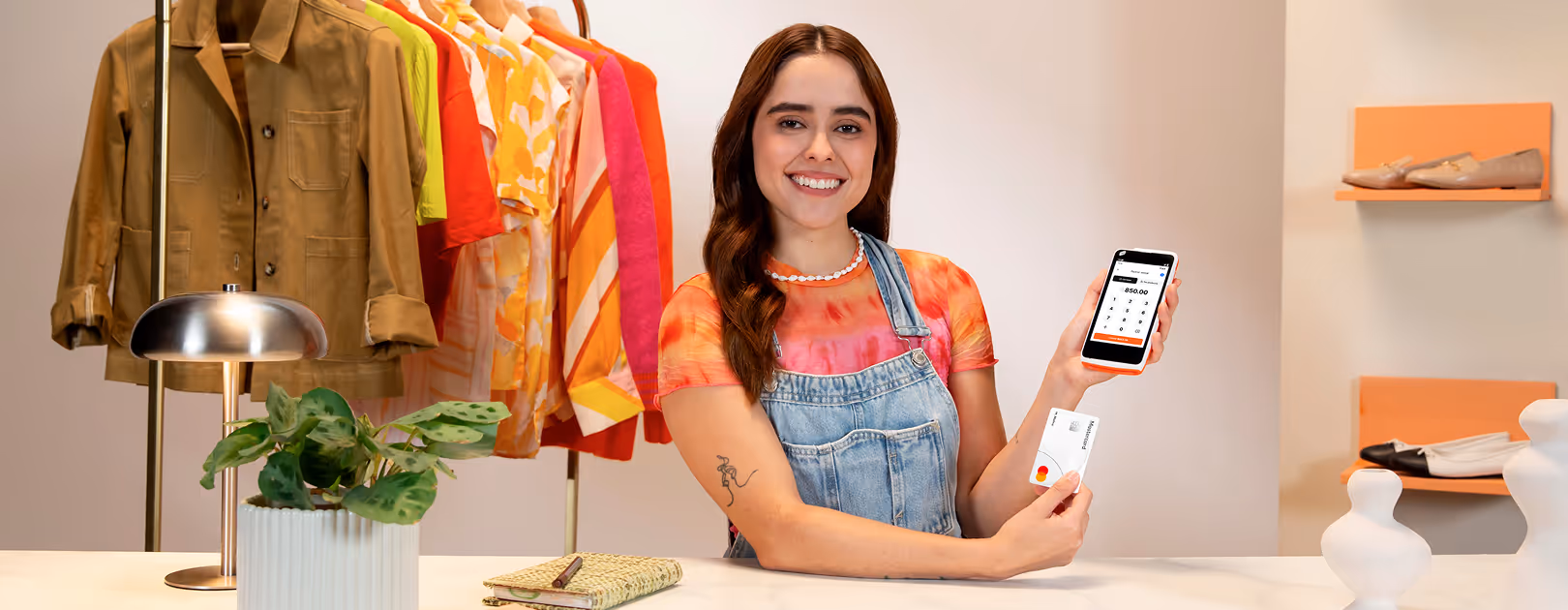 Terminal móvil, se aceptan pagos con tarjeta