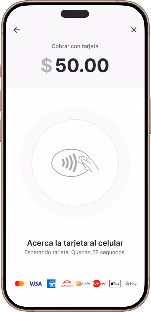 App de Clip cobrando $50 con Tap to Pay
