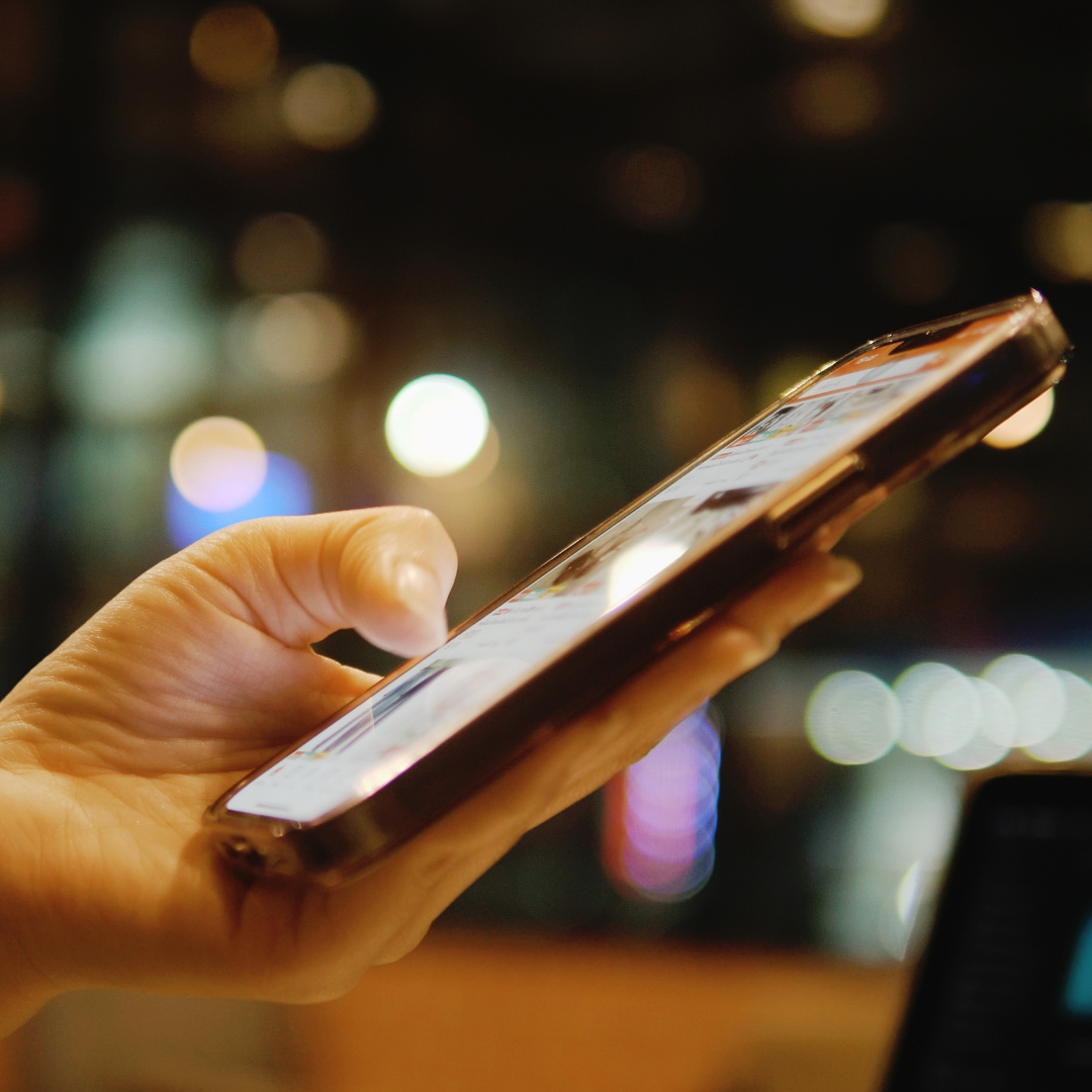 Is it healthy to use social media when grieving? 