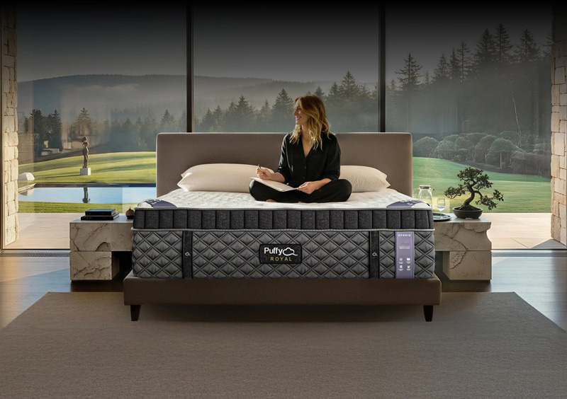 Puffy Royal Hybrid mattress
