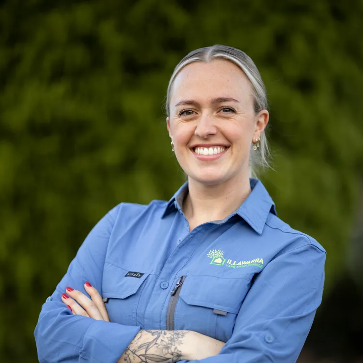 Portrait Photo of Heidi Landscaper Staff Member at Illawarra Yard Maintenance Wollongong