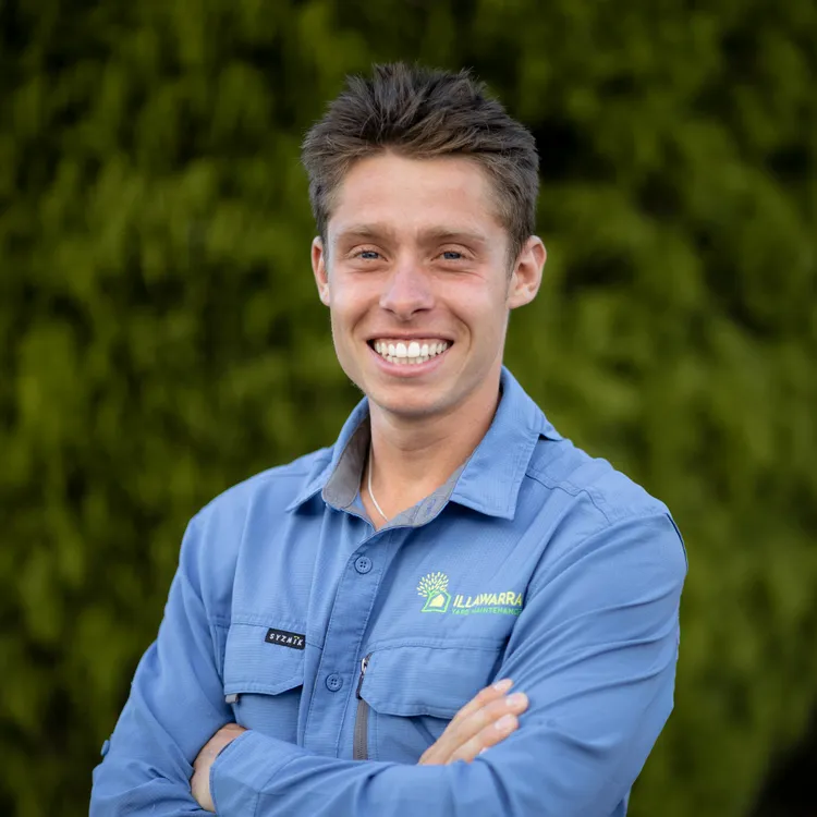 Portrait Photo of Gill Staff Member at Illawarra Yard Maintenance Wollongong